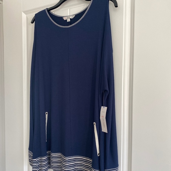NWT Erin London Cold Shoulder Long Sleeve Top Turn-A-Bout in Navy Size Large - Picture 3 of 8